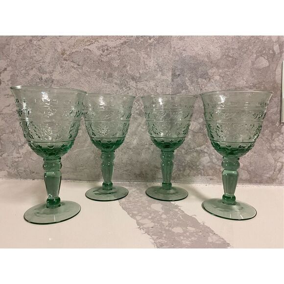 Mikasa Tender Leaves Green Wine Goblet Glass 6.75" Tall 9 OZ  Lot of 4 - Picture 1 of 5